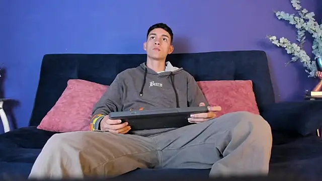 LukeSavagge online show from November 7, 2025, 11:32 am