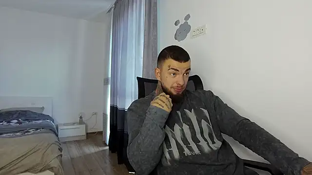 Snapshot of MasculineGuy99 chatting on October 9, 2025, 6:22 am MasculineGuy99 online show from October 9, 2025, 6:22 am