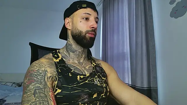 MasculineGuy99 online show from December 16, 2025, 9:36 am