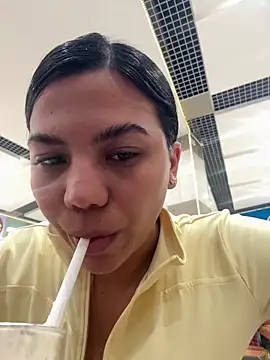 Snapshot of Pocahontas_sun chatting on November 4, 2025, 9:36 pm Pocahontas sun online show from November 4, 2025, 9:36 pm