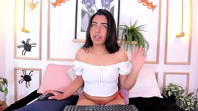 Abbie thomson  online show from October 25, 2025, 8:14 pm