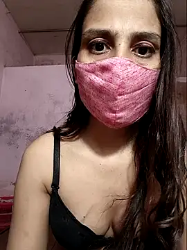 Snapshot of DIVINEDIVAA chatting on October 19, 2025, 1:39 am DIVINEDIVAA online show from October 19, 2025, 1:39 am