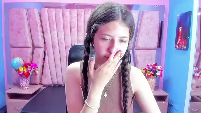 Snapshot of sarah_sweett_ chatting on October 18, 2025, 2:18 pm sarah sweett online show from October 18, 2025, 2:18 pm