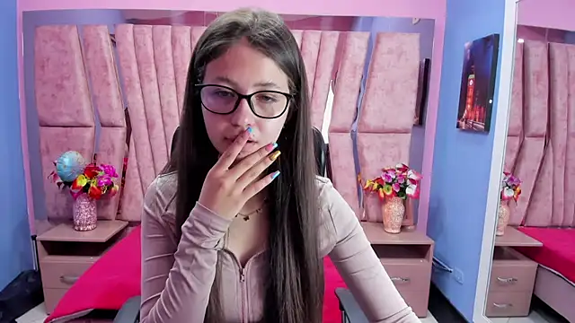 Snapshot of sarah_sweett_ chatting on October 28, 2025, 2:31 pm sarah sweett online show from October 28, 2025, 2:31 pm