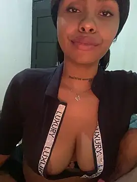 Snapshot of Itanydiorr chatting on October 18, 2025, 1:08 am Itanydiorr online show from October 18, 2025, 1:08 am