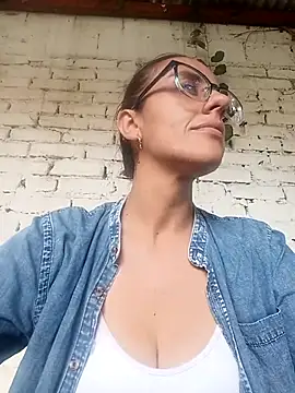 Snapshot of Jade_1-9 chatting on October 31, 2025, 3:13 pm Jade 1-9 online show from October 31, 2025, 3:13 pm