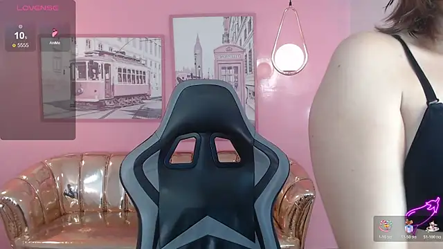 mia foster t online show from December 21, 2025, 1:18 pm