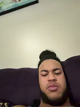 familia0210 online show from February 6, 2026, 7:06 pm