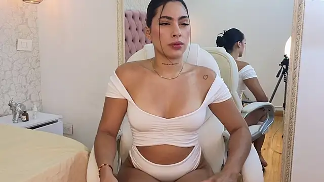 Snapshot of Vanessa_Rain_ chatting on November 7, 2025, 8:09 pm Vanessa Rain online show from November 7, 2025, 8:09 pm