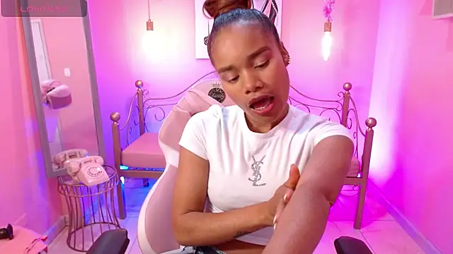 ingrid03 taffur online show from April 5, 2026, 12:13 pm