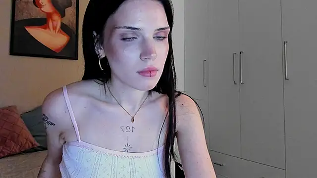 Snapshot of LuminaryLuxe chatting on October 12, 2025, 1:32 pm LuminaryLuxe online show from October 12, 2025, 1:32 pm