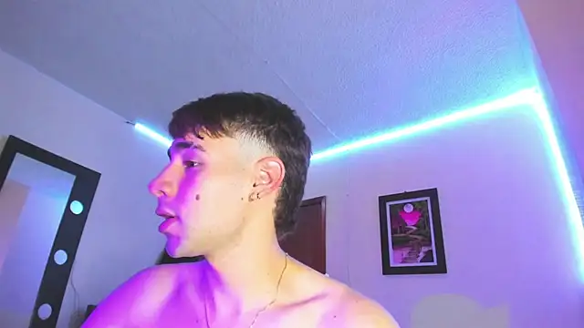 Snapshot of PapiNoha chatting on November 7, 2025, 4:23 am PapiNoha online show from November 7, 2025, 4:23 am