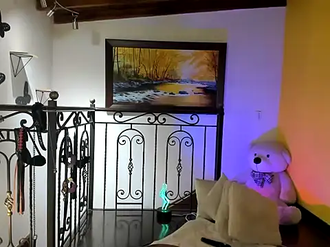 Zulyhenao online show from November 13, 2025, 11:58 pm