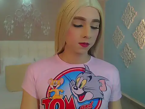 Luna LaFontaine online show from October 26, 2025, 12:00 pm