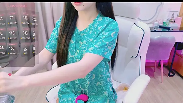 Snapshot of _Aria_Moonie chatting on June 21, 2026, 3:31 am Aria Moonie online show from June 21, 2026, 3:31 am