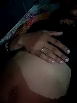 Snapshot of Mona7070 chatting on October 4, 2025, 5:22 pm Mona7070 online show from October 4, 2025, 5:22 pm