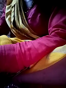 Snapshot of Mona7070 chatting on October 6, 2025, 12:19 am Mona7070 online show from October 6, 2025, 12:19 am