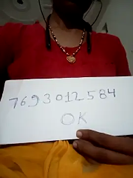 Snapshot of Mona7070 chatting on October 17, 2025, 3:36 pm Mona7070 online show from October 17, 2025, 3:36 pm