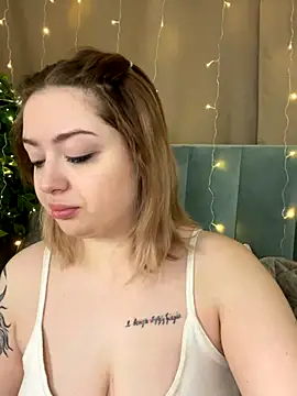 Snapshot of KellyMoors chatting on October 20, 2025, 1:17 am KellyMoors online show from October 20, 2025, 1:17 am