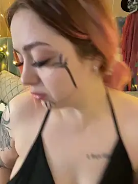 Snapshot of KellyMoors chatting on October 31, 2025, 1:39 am KellyMoors online show from October 31, 2025, 1:39 am