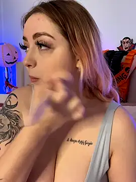 Snapshot of KellyMoors chatting on November 12, 2025, 1:39 am KellyMoors online show from November 12, 2025, 1:39 am