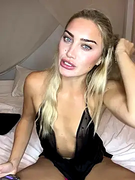 Snapshot of Aurii_Angel chatting on November 6, 2025, 3:18 am Aurii Angel online show from November 6, 2025, 3:18 am