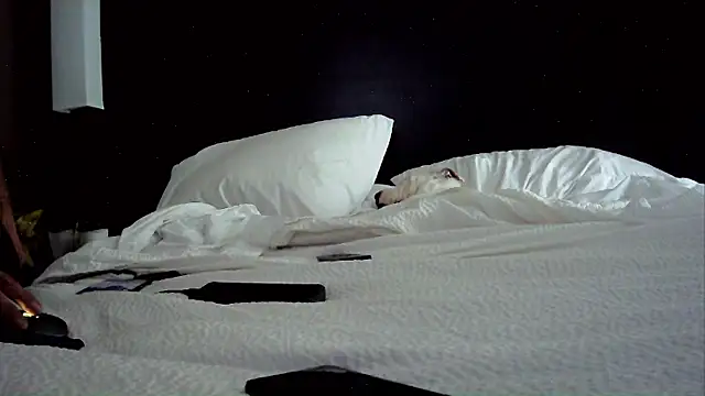 Snapshot of LetMeLiqU chatting on October 4, 2025, 7:45 pm LetMeLiqU online show from October 4, 2025, 7:45 pm