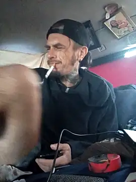 Snapshot of LetMeLiqU chatting on November 1, 2025, 3:03 pm LetMeLiqU online show from November 1, 2025, 3:03 pm