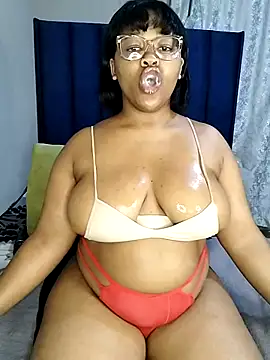 SweetJuicyPussy97 online show from February 11, 2026, 8:47 pm