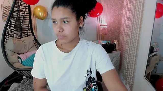 AriaVega online show from April 24, 2026, 1:46 pm