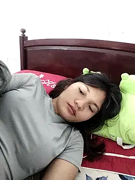 Snapshot of Mit-thi123 chatting on November 13, 2025, 4:33 am Mit-thi123 online show from November 13, 2025, 4:33 am