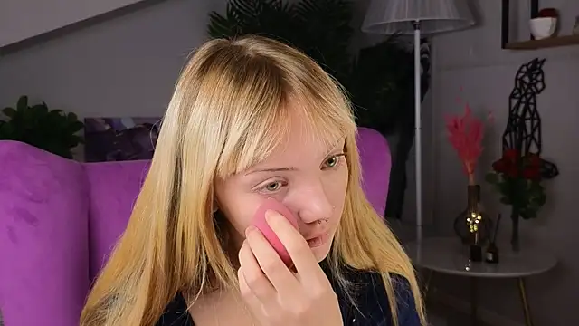 Snapshot of CelestaDicorcia chatting on October 5, 2025, 12:25 pm CelestaDicorcia online show from October 5, 2025, 12:25 pm