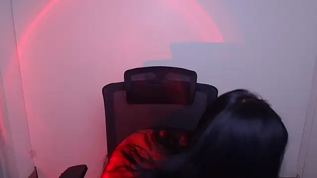 Mona Esty online show from October 6, 2025, 11:29 am