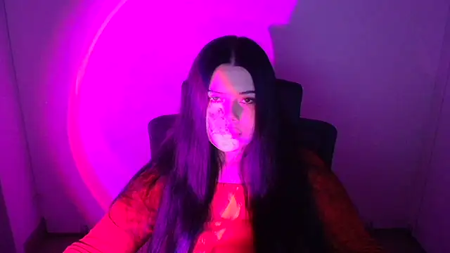 Mona Esty online show from October 6, 2025, 11:35 pm