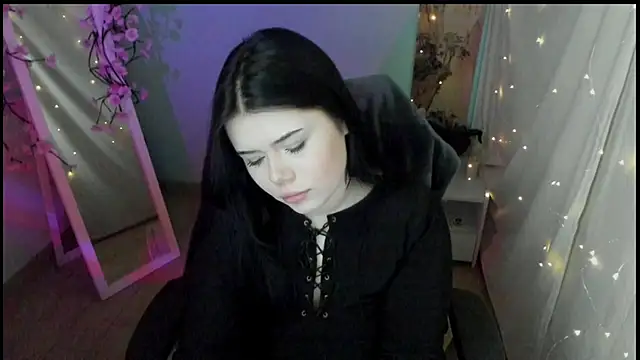 Snapshot of Mona_Esty chatting on April 21, 2026, 6:20 am Mona Esty online show from April 21, 2026, 6:20 am