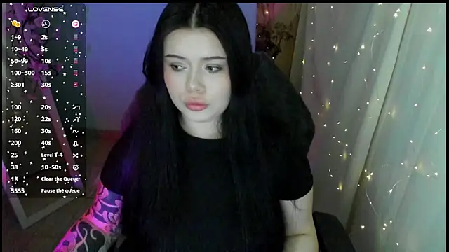 Snapshot of Mona_Esty chatting on April 22, 2026, 6:38 am Mona Esty online show from April 22, 2026, 6:38 am