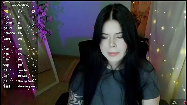 Snapshot of Mona_Esty chatting on April 30, 2026, 9:26 am Mona Esty online show from April 30, 2026, 9:26 am