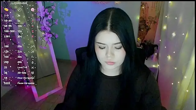 Snapshot of Mona_Esty chatting on May 13, 2026, 6:11 am Mona Esty online show from May 13, 2026, 6:11 am