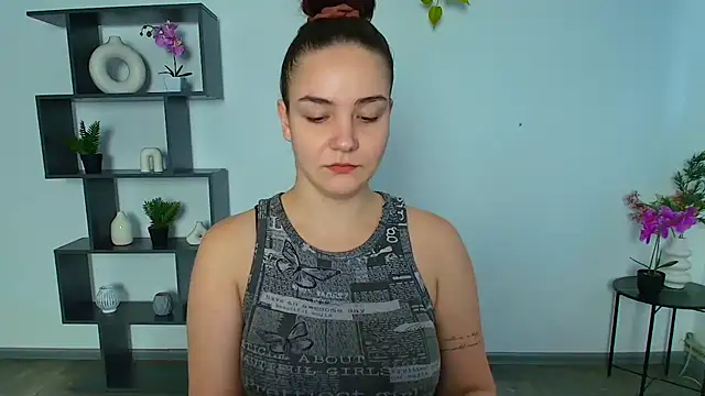 OliviaMontgommery online show from November 11, 2025, 6:57 am