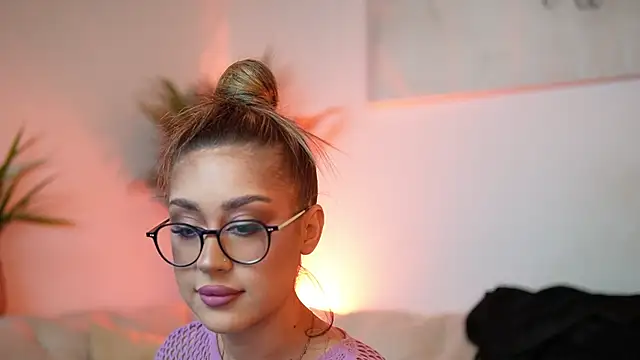 AileenKiss online show from October 13, 2025, 6:41 pm