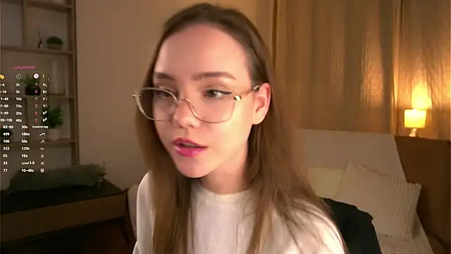 Snapshot of SweetSaraPie chatting on March 2, 2026, 6:04 pm SweetSaraPie online show from March 2, 2026, 6:04 pm