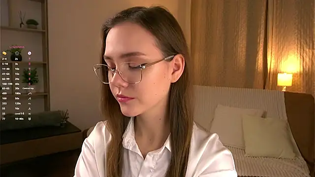 Snapshot of SweetSaraPie chatting on March 18, 2026, 6:11 pm SweetSaraPie online show from March 18, 2026, 6:11 pm