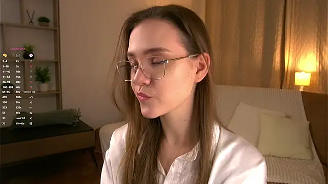 Snapshot of SweetSaraPie chatting on March 23, 2026, 5:28 pm SweetSaraPie online show from March 23, 2026, 5:28 pm