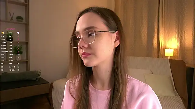 Snapshot of SweetSaraPie chatting on April 10, 2026, 6:12 pm SweetSaraPie online show from April 10, 2026, 6:12 pm