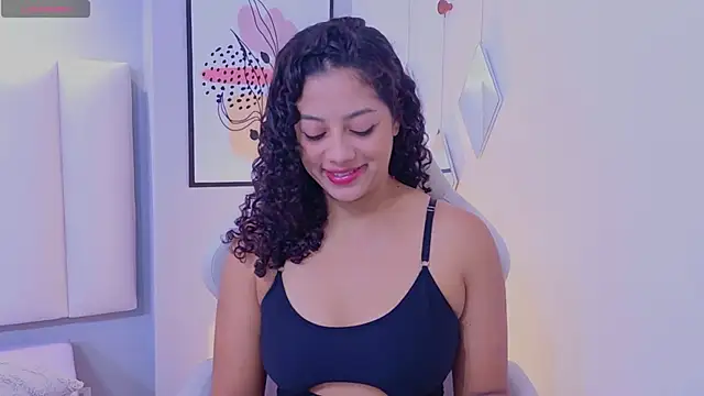 CamilaLevy online show from May 15, 2026, 12:34 pm