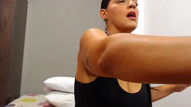 Snapshot of SamyBigTitis chatting on November 10, 2025, 12:20 am SamyBigTitis online show from November 10, 2025, 12:20 am