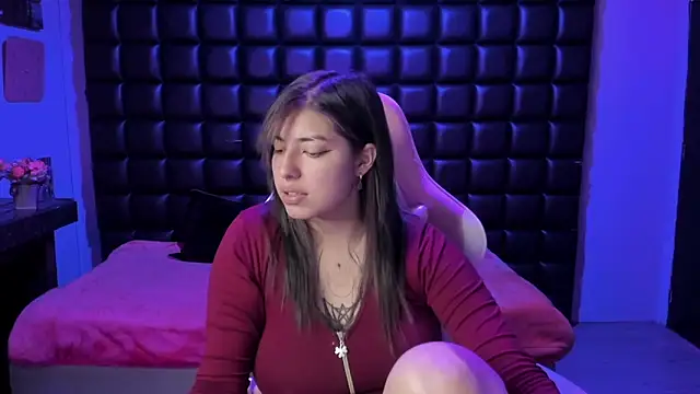 Violetta Swett  online show from November 29, 2025, 1:25 pm