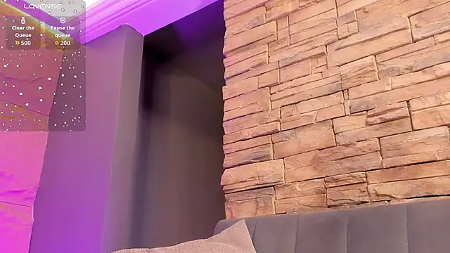 naomi hill1 online show from November 26, 2025, 2:12 am