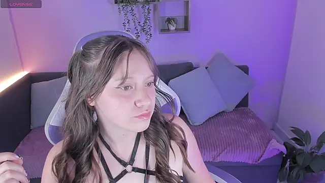 Snapshot of AliciaMoonx chatting on October 11, 2025, 12:26 pm AliciaMoonx online show from October 11, 2025, 12:26 pm