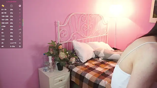 Snapshot of Eva_land chatting on October 17, 2025, 10:51 am Eva land online show from October 17, 2025, 10:51 am